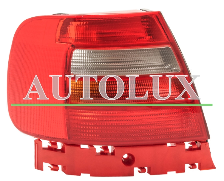 Piloto trasero audi a4 1997-1999 izquierdo.  Referencia OE:8D0945111A