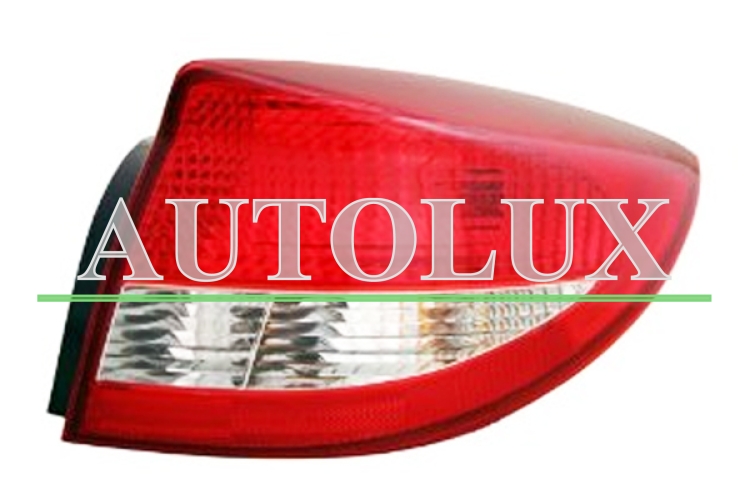 Piloto trasero kia rio 2003-2006 4 puertas / derecho.  Referencia OE:92402FD010