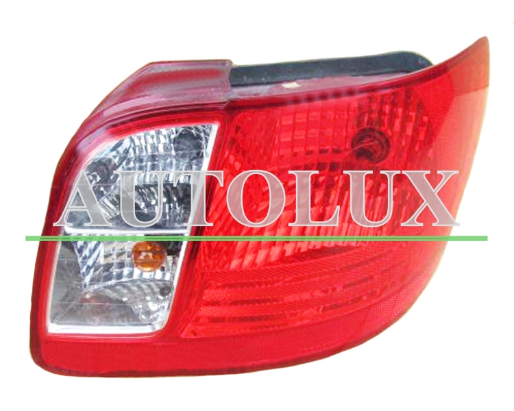 Piloto trasero kia rio 2006-2011 4 puertas / derecho.  Referencia OE:924021G000