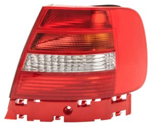 PILOTO TRASERO AUDI A4 1999-2001 SEDAN / DERECHO