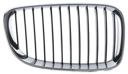 REJILLA BMW SERIE 1 (E81-E87) 2007-2012 FRENTE / MARCO CROMADO / LAMAS NEGRAS / DERECHA