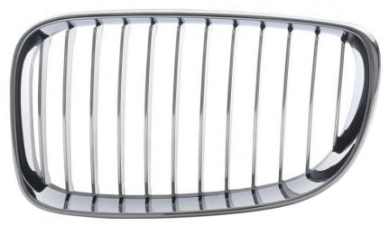 REJILLA BMW SERIE 1 (E81-E87) 2007-2012 FRENTE / MARCO CROMADO / LAMAS NEGRAS / CROMADAS / IZQUIERDA
