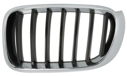 REJILLA BMW X3 (F25) 2014-2017 FRENTE / MARCO CROMADO/ LAMAS NEGRAS / IZQUIERDA