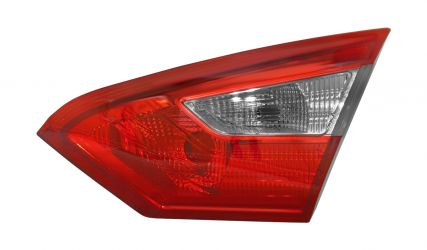 PILOTO TRASERO FORD FOCUS 2011-2015 4 PUERTAS / INTERIOR / DERECHO