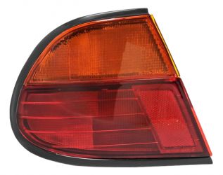 PILOTO TRASERO NISSAN ALMERA 1995-1997 4 PUERTAS / IZQUIERDO