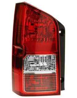 PILOTO TRASERO NISSAN PATHFINDER 2005-2010 IZQUIERDO