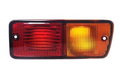 PILOTO TRASERO NISSAN PATROL 1986-1997 PARACHOQUES TRASERO / DERECHO