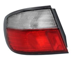 PILOTO TRASERO NISSAN PRIMERA 1996-1999 4 PUERTAS / BLANCO / IZQUIERDO