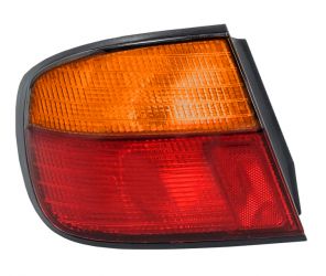 PILOTO TRASERO NISSAN PRIMERA 1996-1999 4 PUERTAS / AMBAR / IZQUIERDO