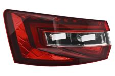 PILOTO TRASERO SKODA SUPERB 2015-2019 COMBI / EXTERIOR / OSCURO / IZQUIERDO