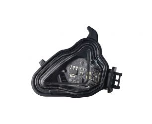 LUZ DE CORTESIA SKODA OCTAVIA 2020-> DERECHO
