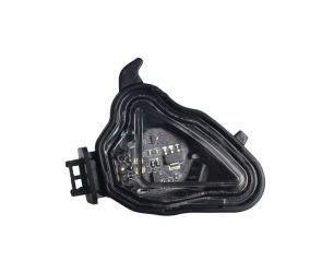 LUZ DE CORTESIA SKODA OCTAVIA 2020-> IZQUIERDO