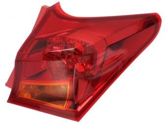 PILOTO TRASERO TOYOTA AURIS 2013-2015 EXTERIOR / 3/5 PUERTAS / DERECHO