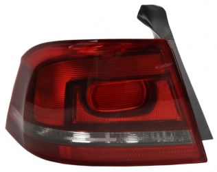 PILOTO TRASERO VOLKSWAGEN PASSAT 2010-2014 SEDAN / EXTERIOR / BASE OSCURA / IZQUIERDO