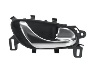 MANETA DE PUERTA INTERIOR NISSAN X-TRAIL 2014-2017 CON PALANCA CROMADA / BASE NEGRO / DELANTERA / TRASERA DERECHA